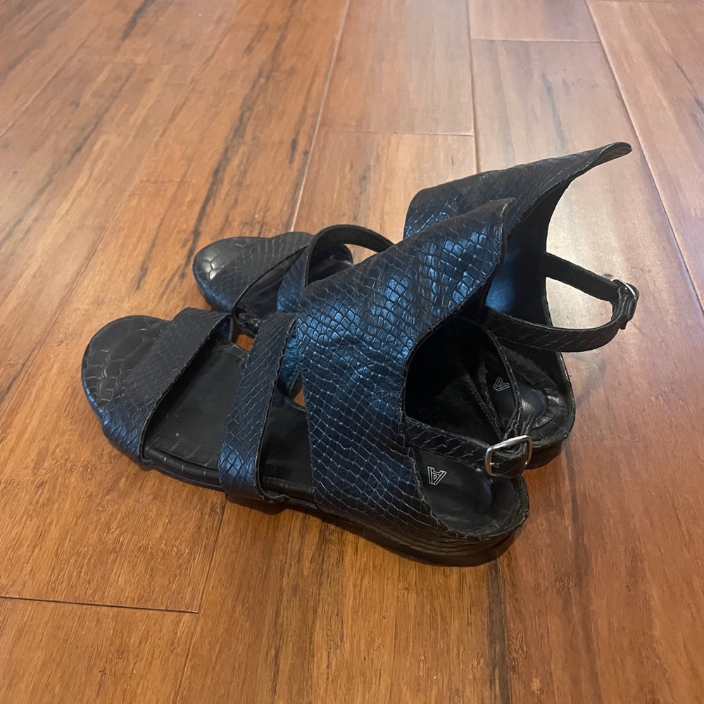 ASKA Black Leather Sandals 37 1/2